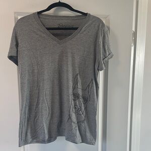 📌3 for $20📌Gray V-Neck T-Shirt with Doberman Print size XL